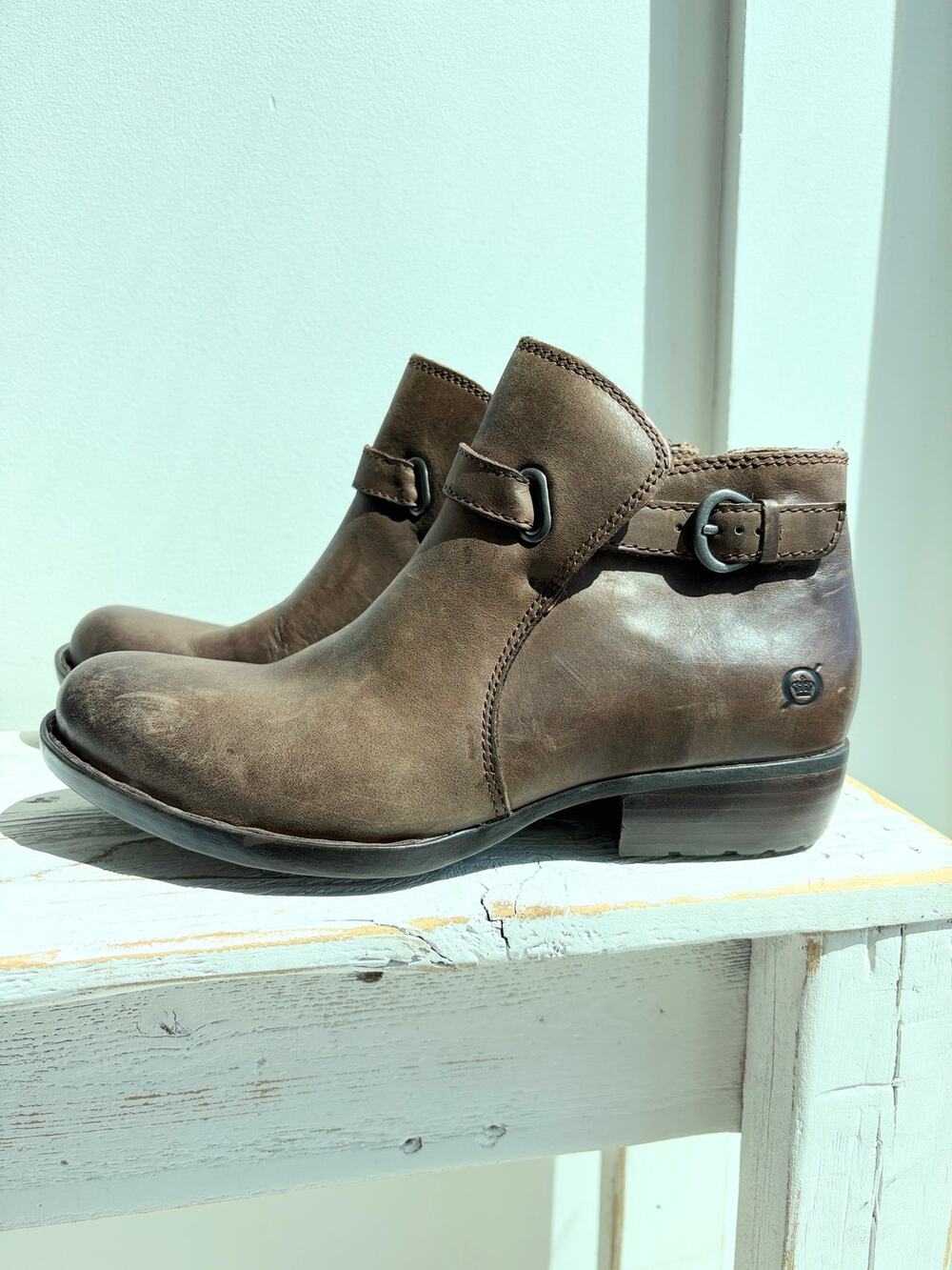 Born Chocolate Brown Leather Ankle Boots Womens Sz 6.5 Moto Y2K Western Low Heel